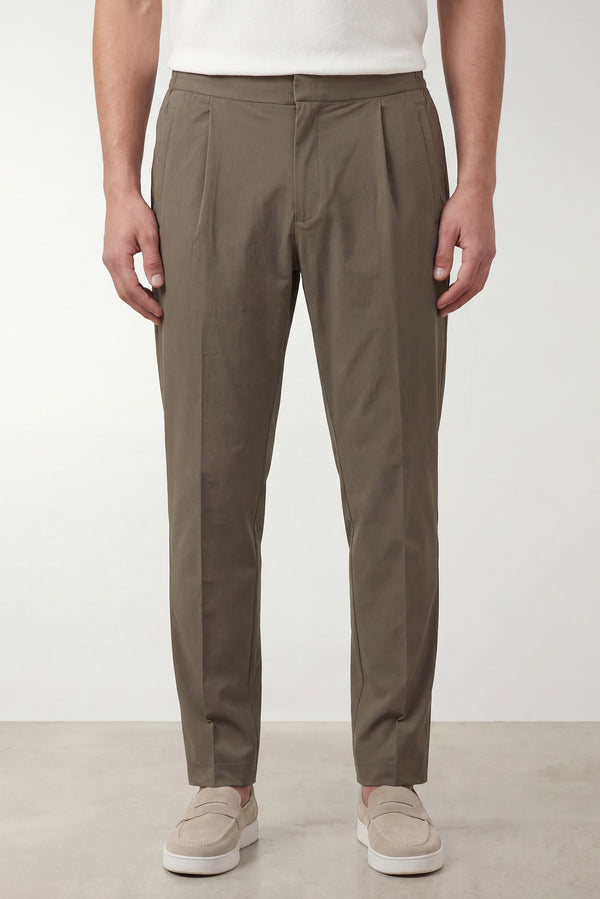 Pantalaccio Verde  tessuto tecnico comfort fit