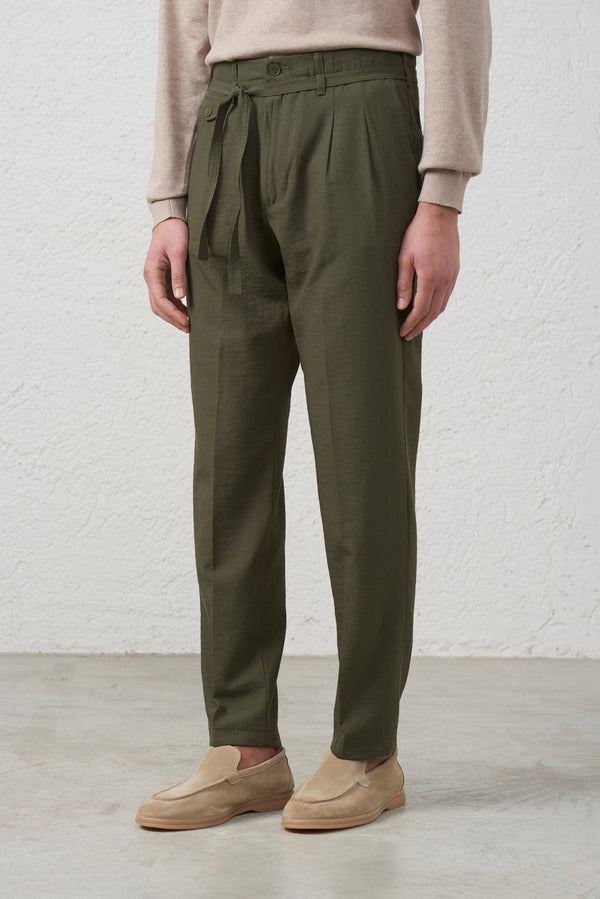 Pantalone con Fusciacca e Pinces