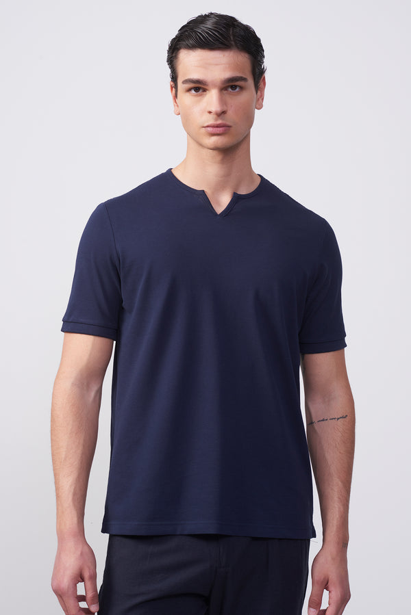 T-Shirt in Piqué di Cotone con Collo a V Aperto