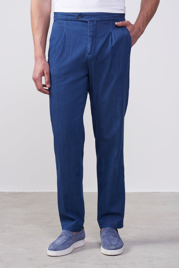 Jeans Leggero con Pinces e Regolatori