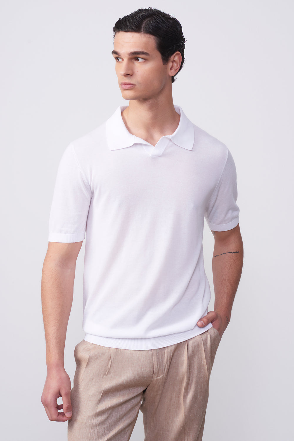 Polo in Tencel e Seta con Collo Aperto