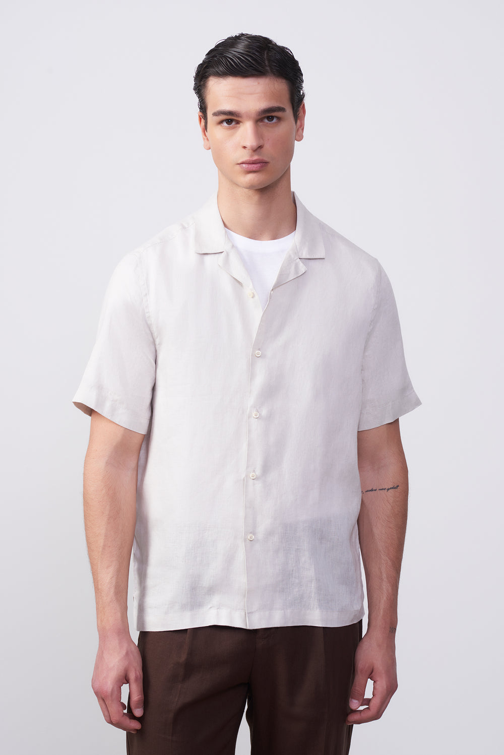 Camicia Sabbia collo Bowling in 100% Lino