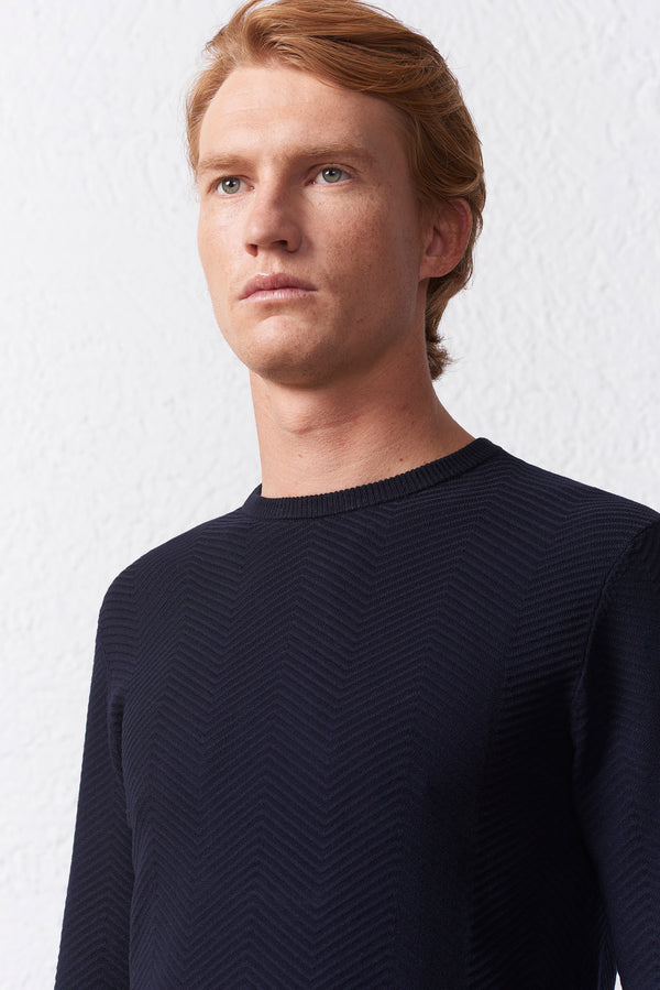 Maglia in tessuto operato tono su tono