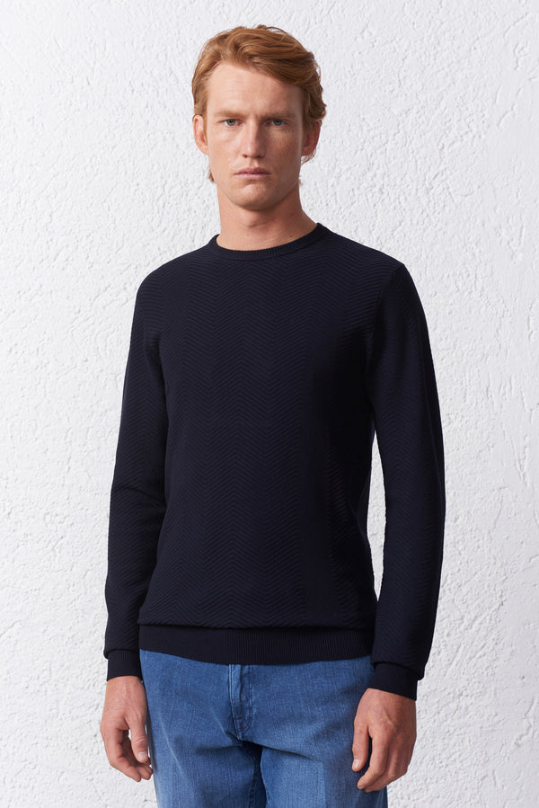 Maglia in tessuto operato tono su tono