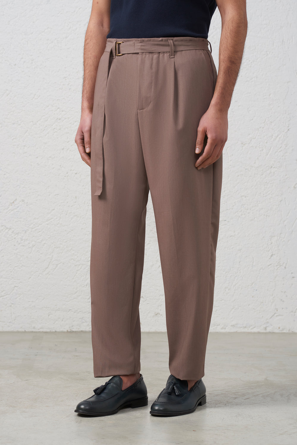 Pantalone Fango con Cintura  e Pinces