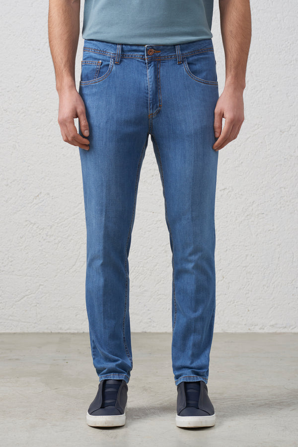 Jeans 5 Tasche in Denim Rinse Wash Slim Fit