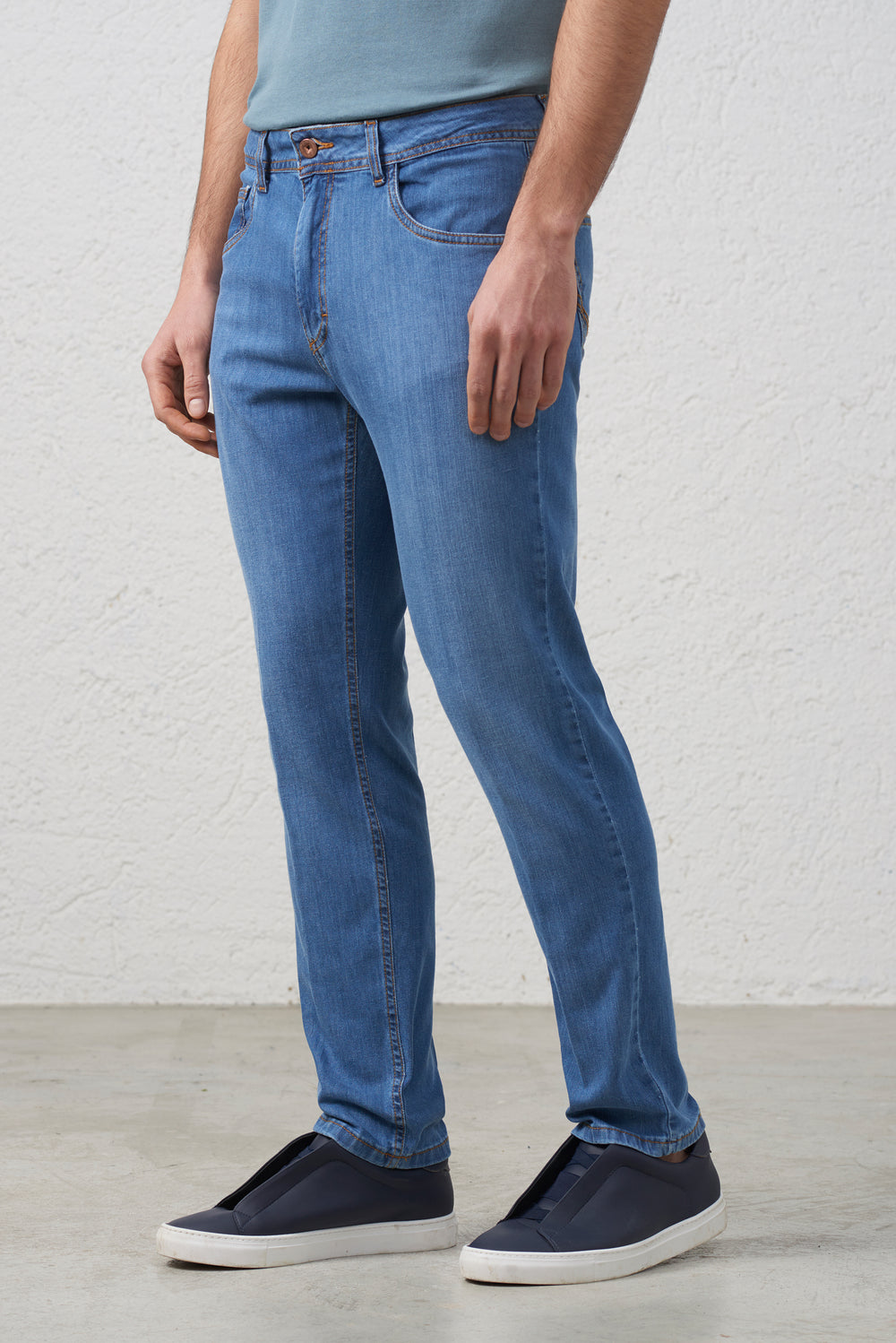 Jeans 5 Tasche in Denim Rinse Wash Slim Fit
