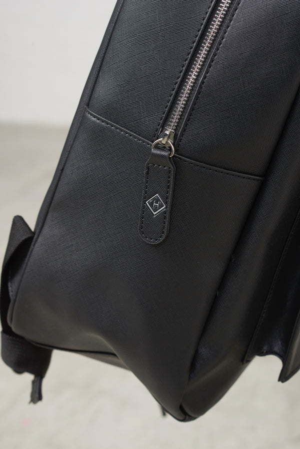 Zaino  in Eco Pelle con Tasca Frontale a Patta