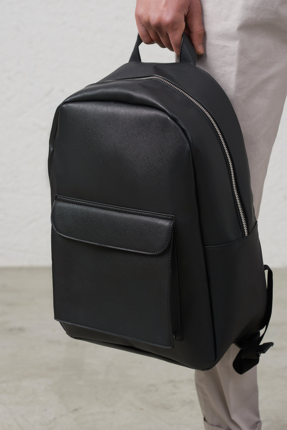 Zaino  in Eco Pelle con Tasca Frontale a Patta