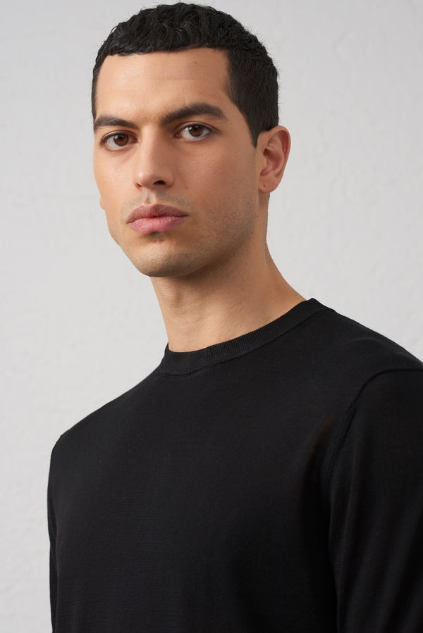 Maglia Nera in Filo con Seta