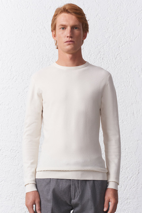 Maglia in tessuto operato tono su tono