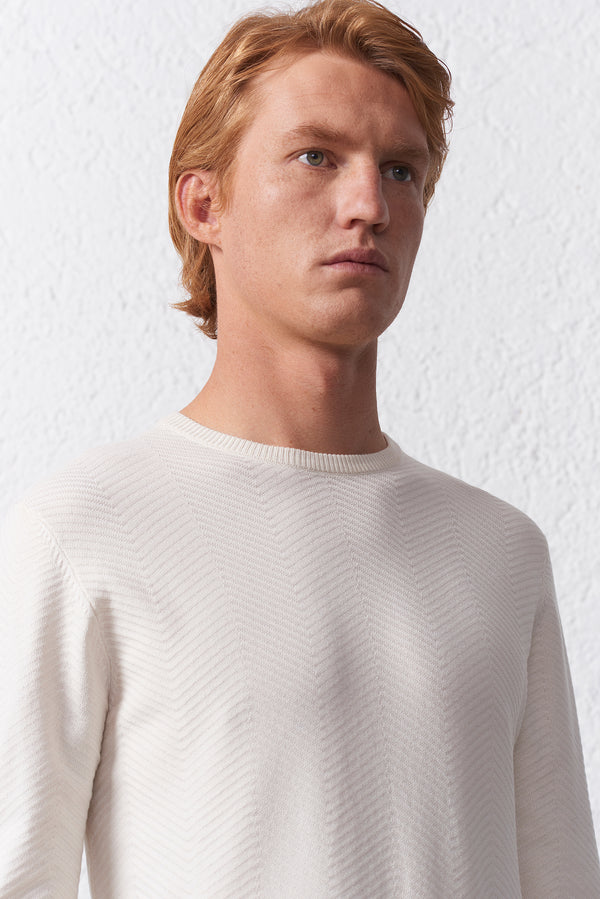 Maglia in tessuto operato tono su tono