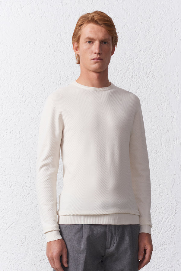 Maglia in tessuto operato tono su tono