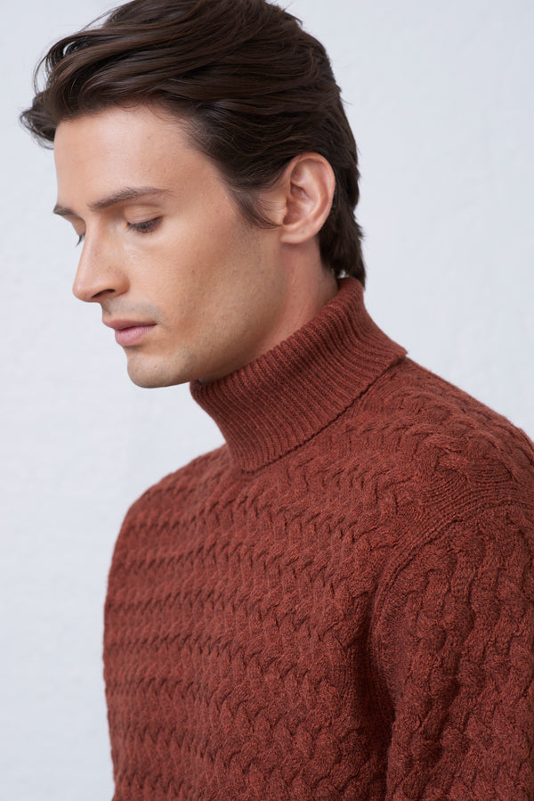 Maglia Collo Alto con Lavorazione Intrecciata Uomo