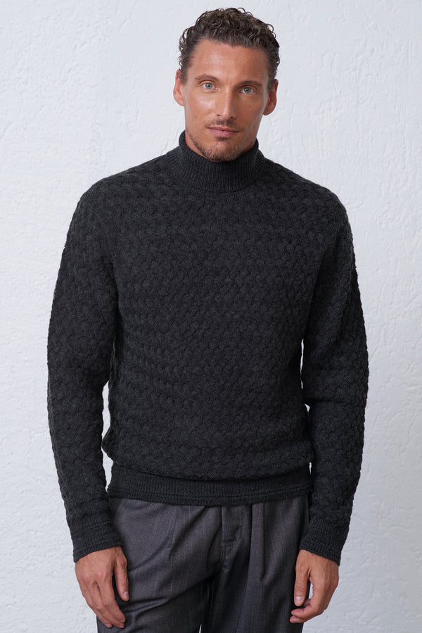Maglia Collo Alto con Lavorazione Intrecciata Uomo