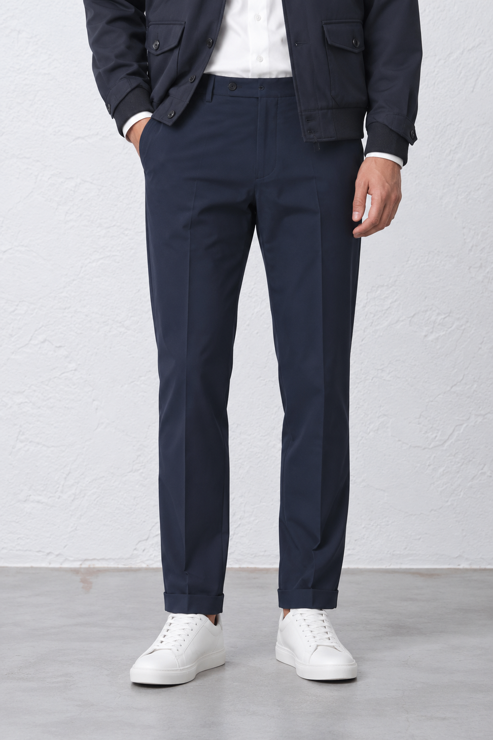 Pantalone Tasca America in Tessuto Tecnico Stretch con Risvolto