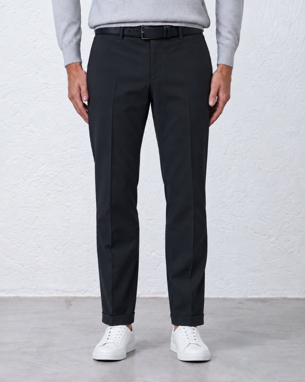 Pantalone Tasca America in Tessuto Tecnico Stretch con Risvolto
