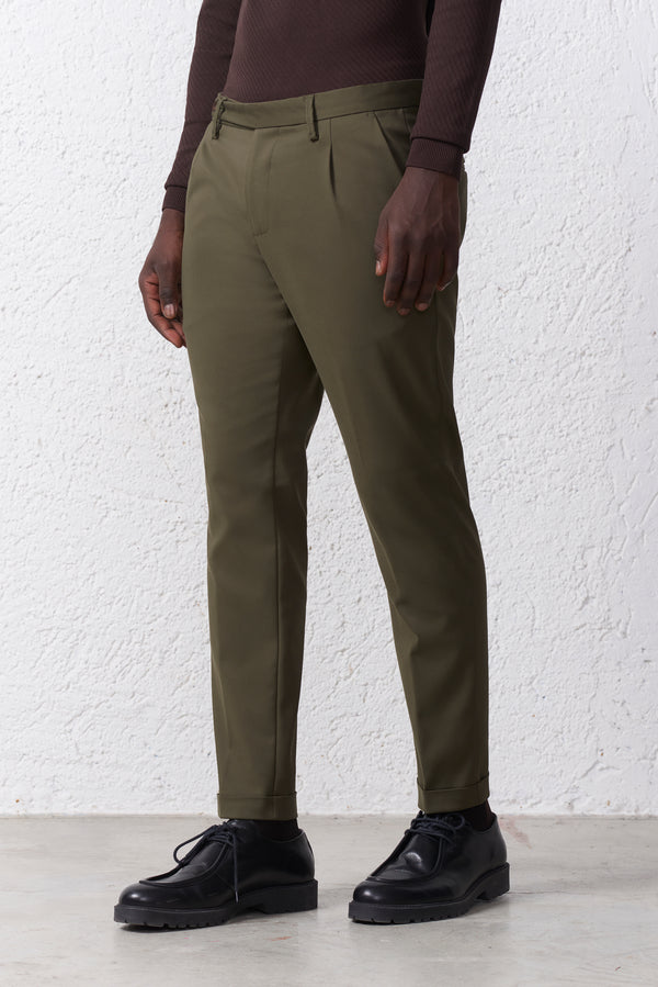 Pantalone Con Pince in Cotone Stretch