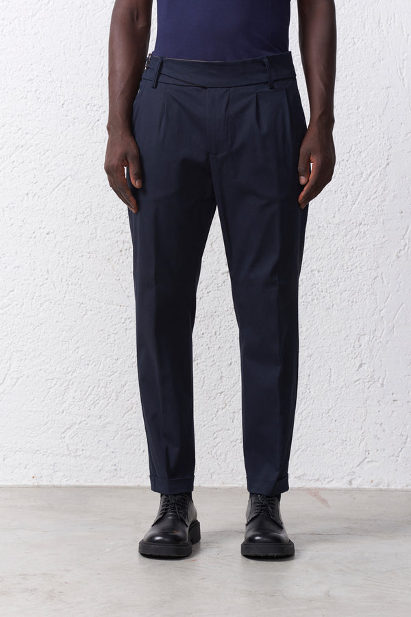 Pantalone Vita Alta con Doppia Pinces e Fibbia Laterale